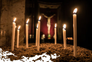Maria Lichtmess Kerzen in Kirche